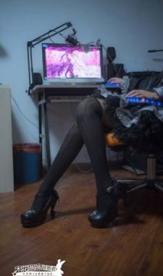 脱了乳罩喂男人吃奶在线观看_超清在线观看高清